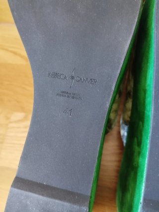 Sandalias cuña Rebeca Sanver verde con pedrería