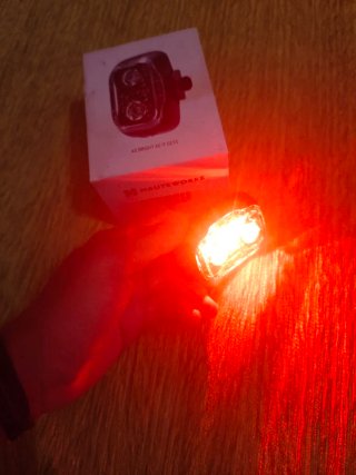 Hauteworks. Luz Inteligente para Bicicleta Cliq.