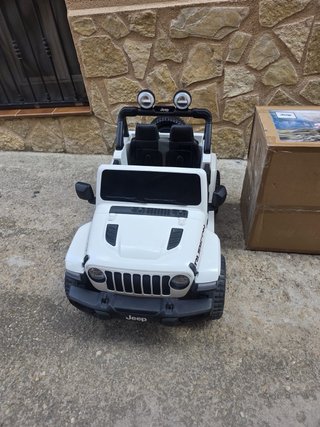 Coche eléctrico Jeep Rubicon para niños