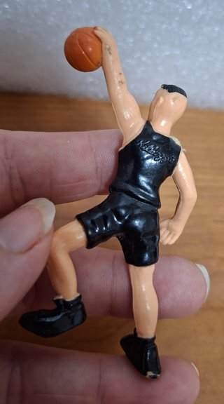 Figura de baloncesto de los Kellog's años 90