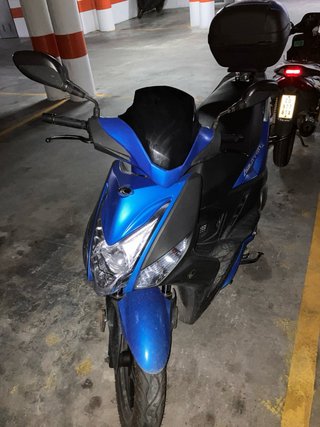 Moto Scooter 125cc Negra y Azul