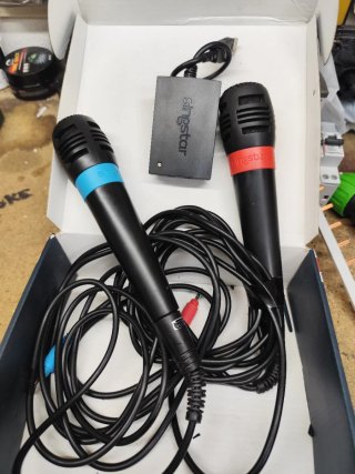 Micrófonos Karaoke Singstar Negros y Rojos