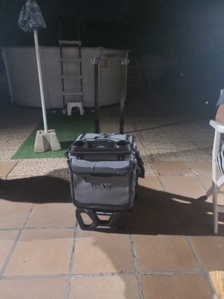 Nevera Titan con ruedas