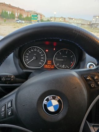 BMW Serie 1 2008 se vende o se cambia por otro
