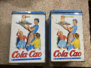 Coppia di vecchie scatole di latta Cola-Cao