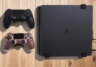 Soporte pared PS4 Slim + 2 mandos | Kit completo P