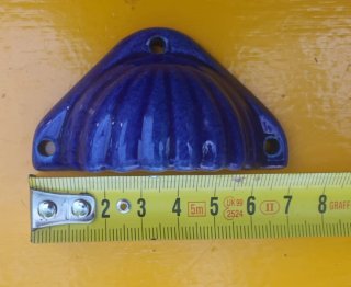 Sei maniglie in ceramica vintage con conchiglia blu, perfette