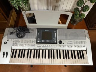 Teclado Yamaha PSR-S710 61 teclas