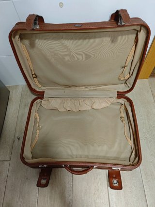 Maleta vintage marrón