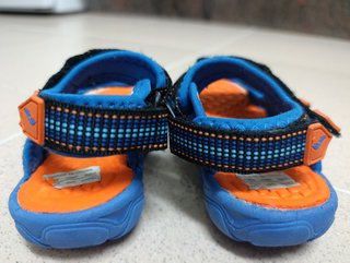 Sandalias niño Joma azul y naranja