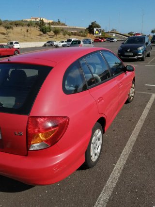 Kia Rio - camina bien cambio de algunas cosas