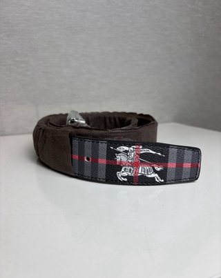 Cinturón estilo Burberry TB Monogram