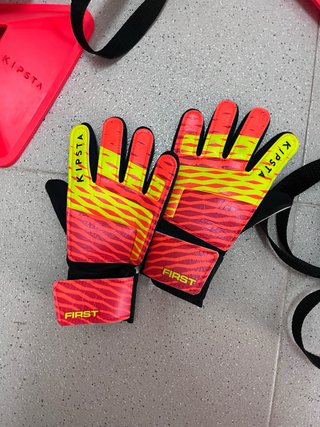 Accesorios de fútbol: Conos, guantes y vallas