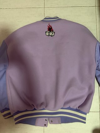 Chaqueta Bomber Bershka Morada y Blanca