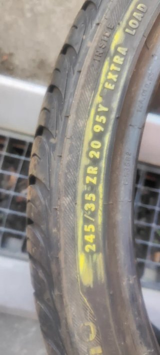 Neumáticos 245/35 R20