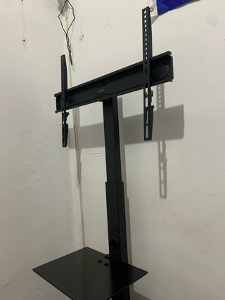 Soporte TV con ruedas y baldas