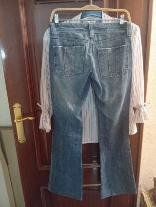Vaqueros acampanados Trafaluc Zara  34 Tiro Bajo Y