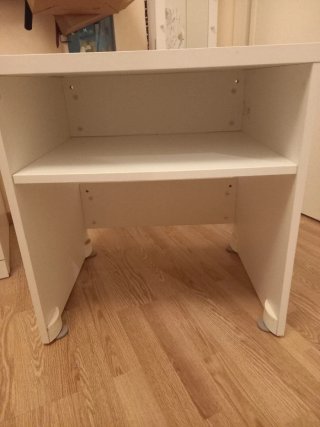 Mueble infantil con ruedas