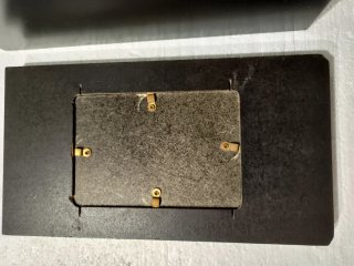 Caja archivadora de madera barnizada con portafoto