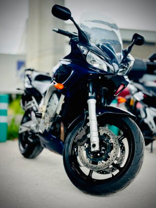 Yamaha FZS 600 Fazer Azul/Negra