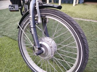 Bicicleta eléctrica plagable