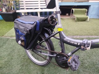 Bicicleta eléctrica plagable