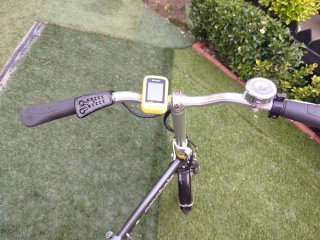 Bicicleta eléctrica plagable