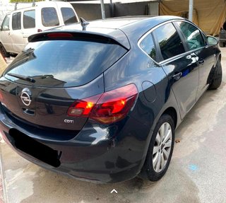 Opel Astra 2011