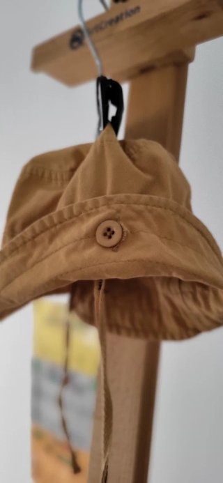 Gorrito de verano mostaza infantil