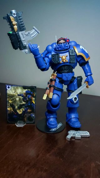 Warhammer 40k McFarlane Ultramarine Lieutenant