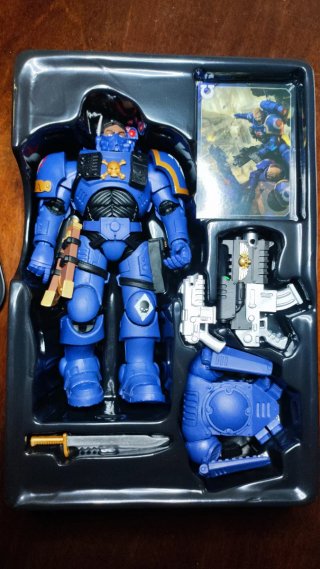 Warhammer 40k McFarlane Ultramarine Lieutenant