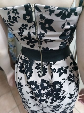 Vestito Rinascimento floreale