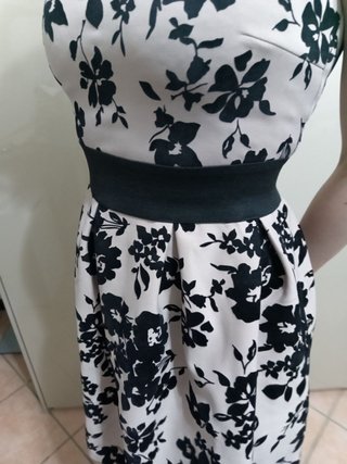 Vestito Rinascimento floreale