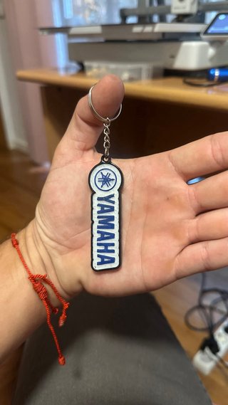 Porta-chaves Yamaha com padrão honeycomb