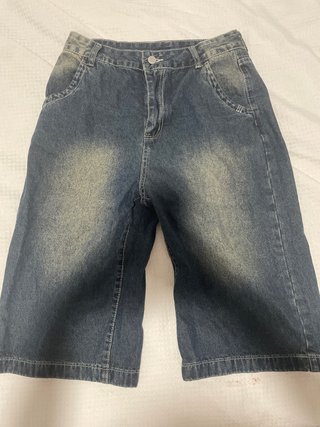 Jorts vaqueros desgastados
