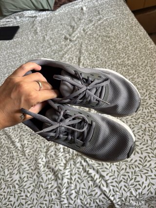 Nike Revolution 5 Gris/Blanco Talla 37