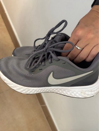 Nike Revolution 5 Gris/Blanco Talla 37