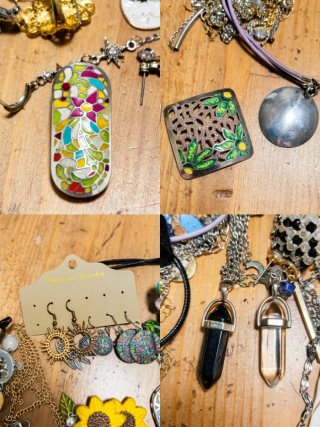 Lote +60 bisutería: collares, pulseras, pendientes