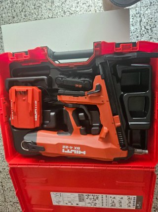Clavadora Hilti BX4-22 + Cargador y Batería