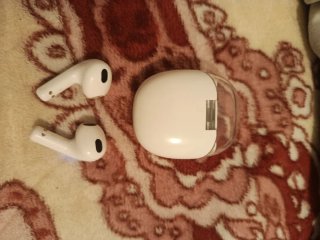 Cascos inalámbricos blancos