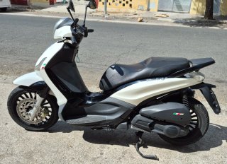 Piaggio Beverly 125cc Scooter