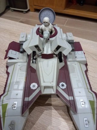 Nave Star Wars con figuras