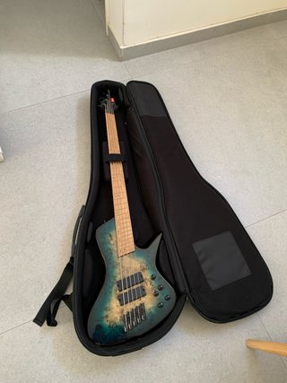 Bajo Eléctrico G4M 5 Cuerdas