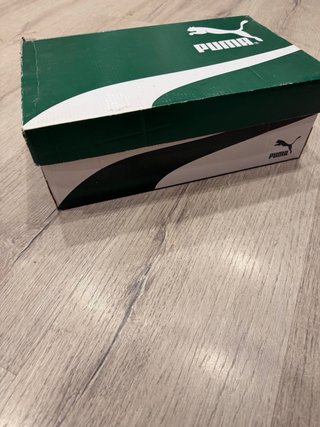 Puma grises y blancas talla 39- poco uso