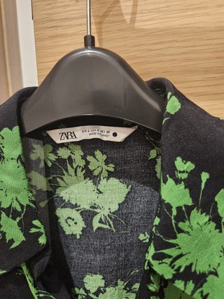 Vestido Zara flores negro y verde