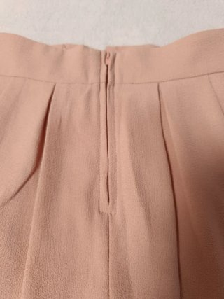 Falda rosa con cordones