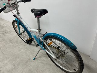 Bicicleta B'Twin 24 6V