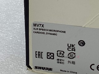 microfono vocalista shure mv7x podcast