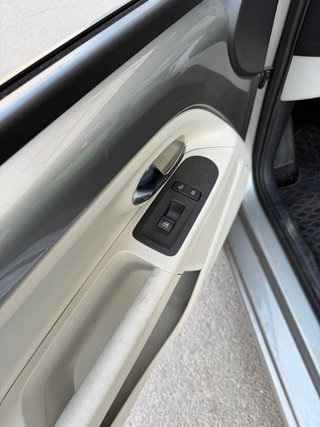 Volkswagen up! 2013