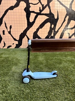 Patinete Tinyki Spidi Infantil 3 Ruedas LED